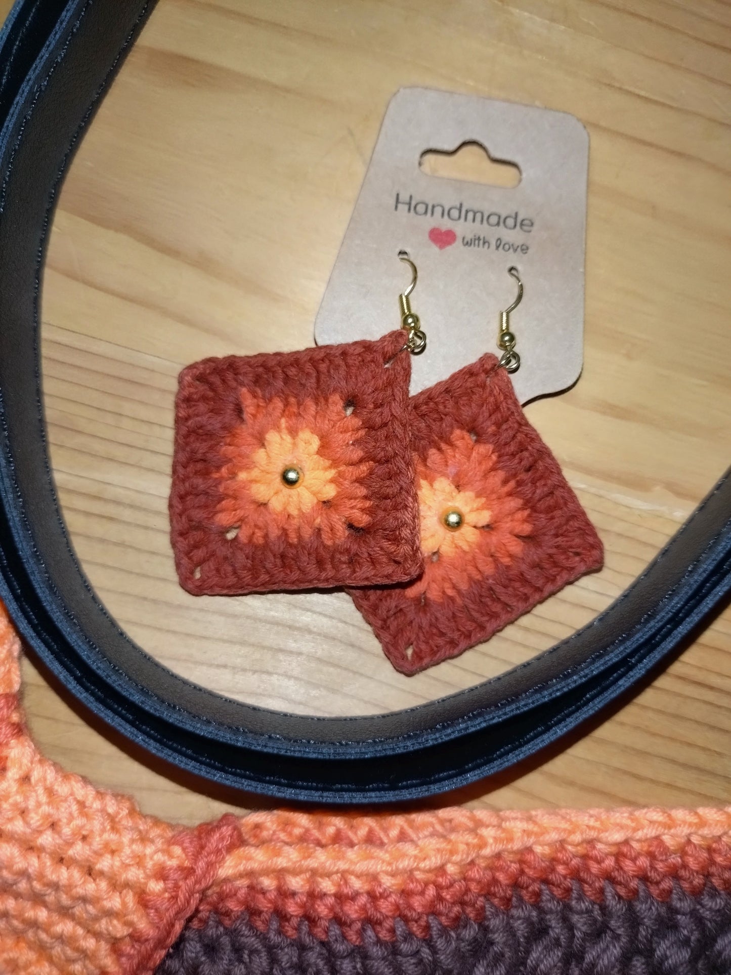 Ensemble sac fourre-tout et boucles d'oreilles en crochet