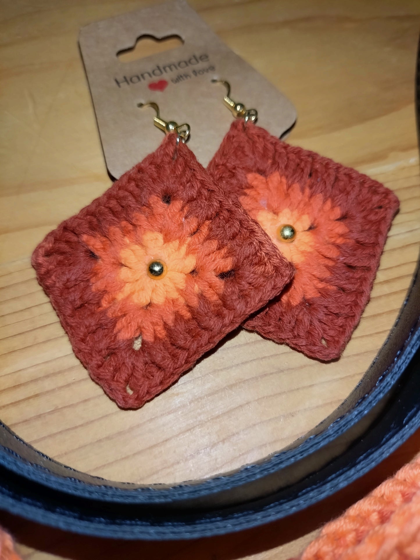 Ensemble sac fourre-tout et boucles d'oreilles en crochet